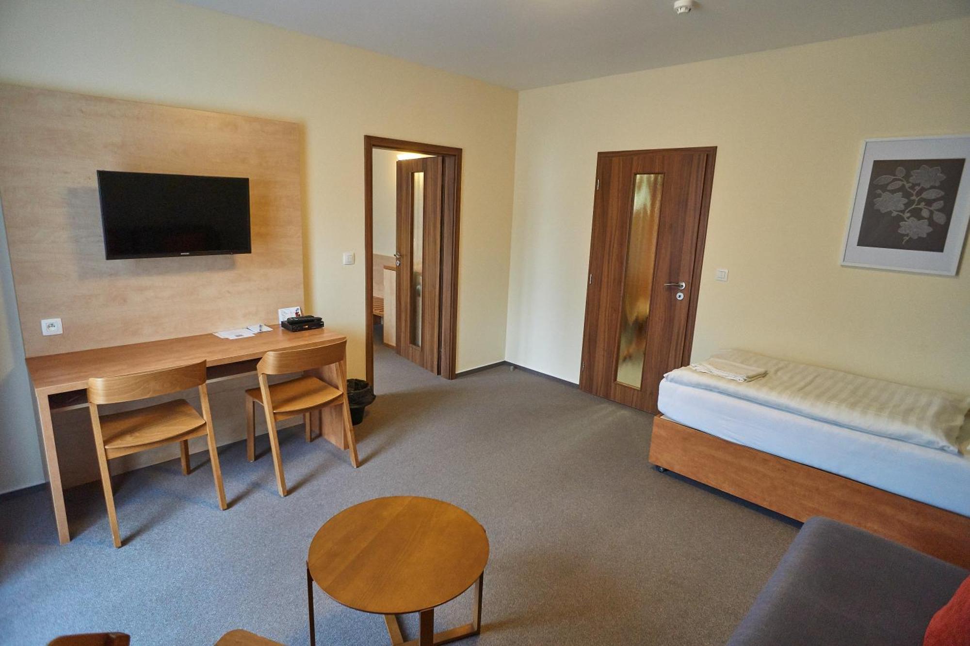 Hotel Toc 利波瓦拉尼 外观 照片