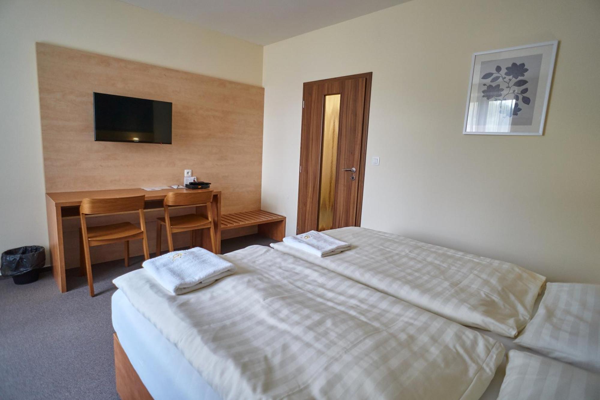 Hotel Toc 利波瓦拉尼 外观 照片